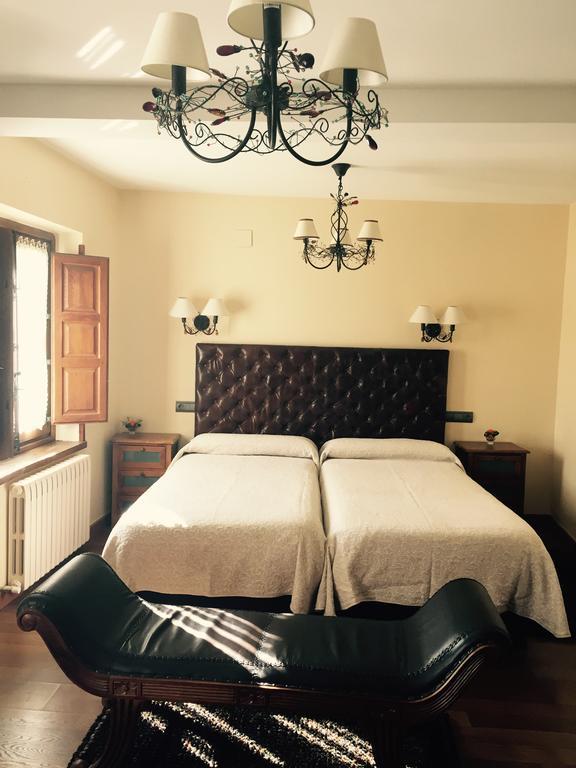 Hostal El Resbalon سيرفيرا دي بيسويرجا المظهر الخارجي الصورة
