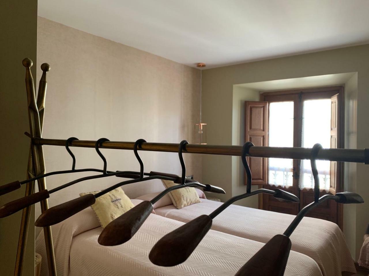 Hostal El Resbalon سيرفيرا دي بيسويرجا المظهر الخارجي الصورة